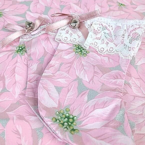 Vintage Poinsettia Flower Christmas Runner With 16 Mini Stockings Hand Made Pink - Picture 3 of 7